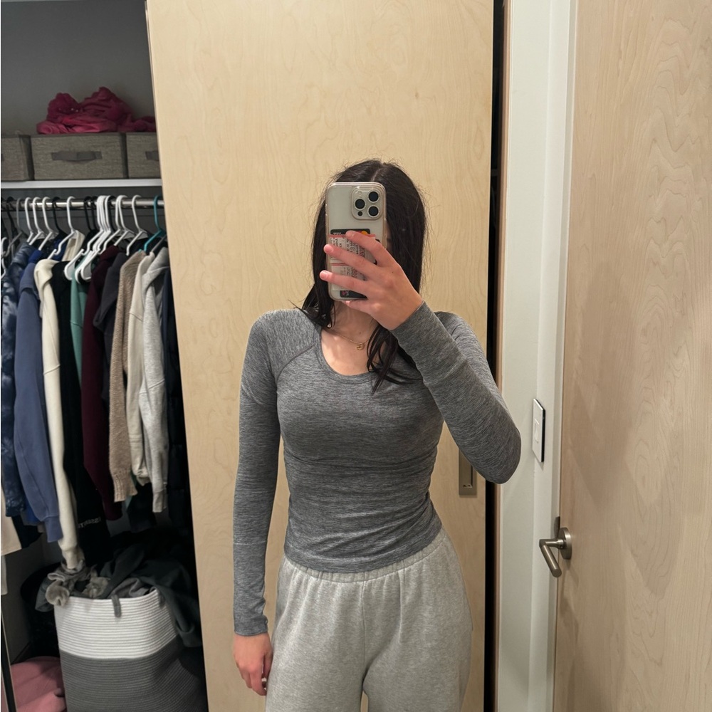 Grey Long Sleeve Swiftly Tech Size 4 - image 4